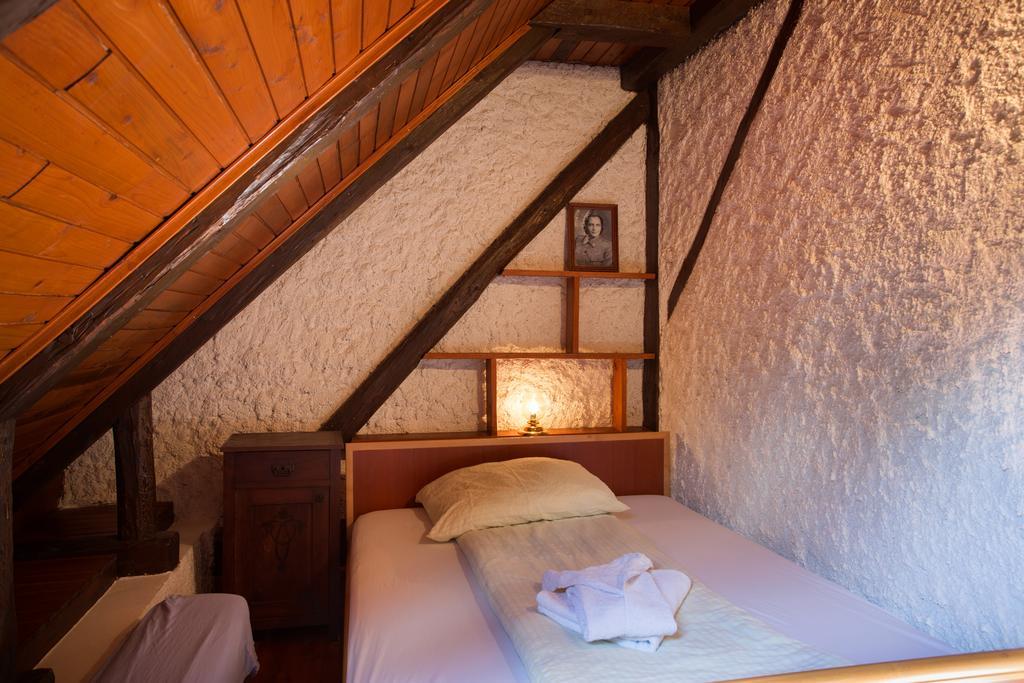 Guest House Gostisce Gacnk V Logu Cerkno Bilik gambar
