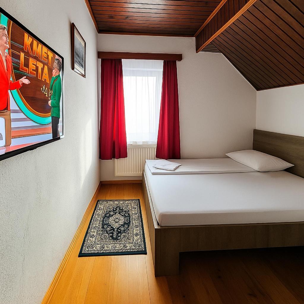 Guest House Gostisce Gacnk V Logu Cerkno Luaran gambar
