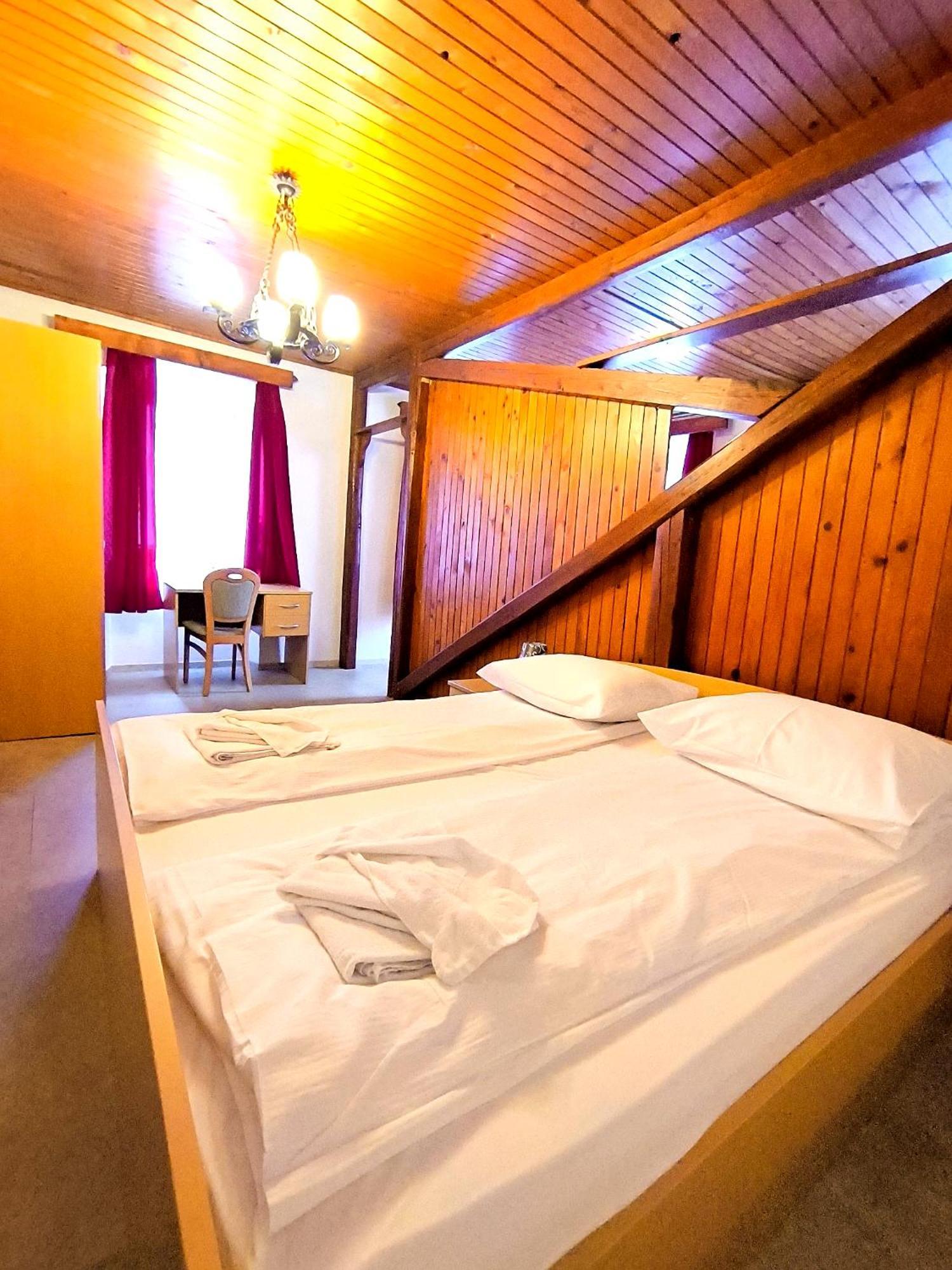 Guest House Gostisce Gacnk V Logu Cerkno Luaran gambar